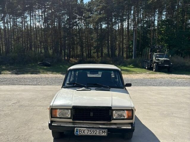 Білий ВАЗ 2107, об'ємом двигуна 1.45 л та пробігом 64 тис. км за 669 $, фото 1 на Automoto.ua