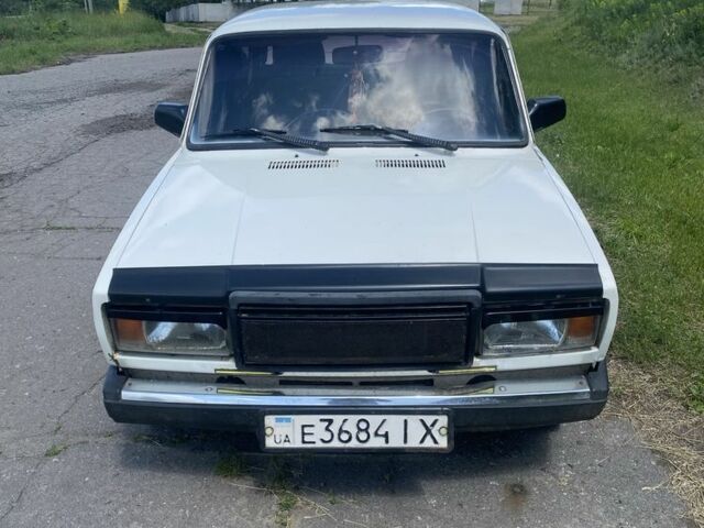 Белый ВАЗ 2107, объемом двигателя 1.5 л и пробегом 90 тыс. км за 647 $, фото 1 на Automoto.ua