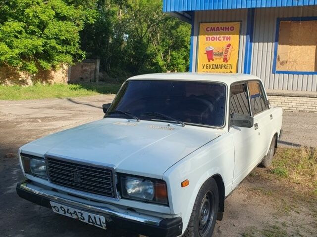Белый ВАЗ 2107, объемом двигателя 0 л и пробегом 62 тыс. км за 672 $, фото 1 на Automoto.ua