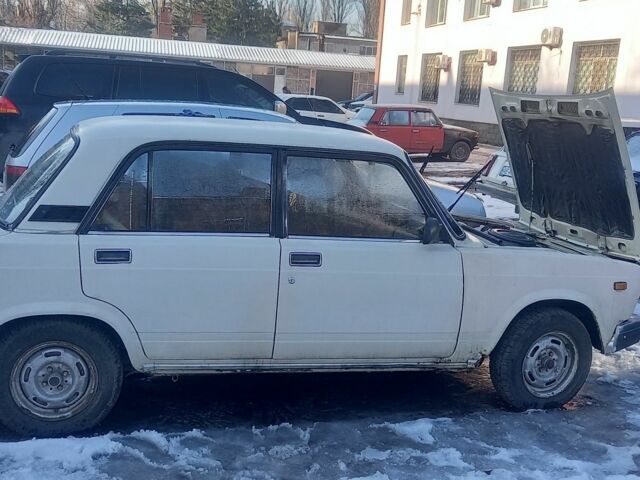 Белый ВАЗ 2107, объемом двигателя 0 л и пробегом 98 тыс. км за 850 $, фото 1 на Automoto.ua