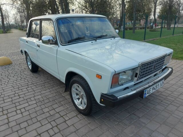 Белый ВАЗ 2107, объемом двигателя 1.5 л и пробегом 1 тыс. км за 1287 $, фото 1 на Automoto.ua