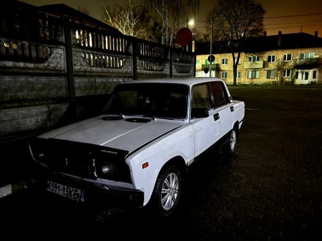 Белый ВАЗ 2107, объемом двигателя 1.5 л и пробегом 30 тыс. км за 600 $, фото 1 на Automoto.ua