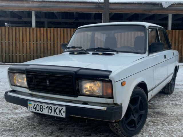 Белый ВАЗ 2107, объемом двигателя 1.5 л и пробегом 333 тыс. км за 779 $, фото 1 на Automoto.ua