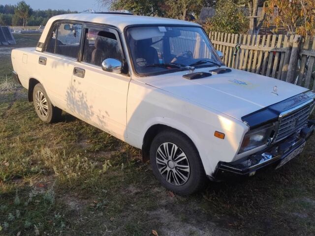 Белый ВАЗ 2107, объемом двигателя 1.5 л и пробегом 150 тыс. км за 653 $, фото 1 на Automoto.ua