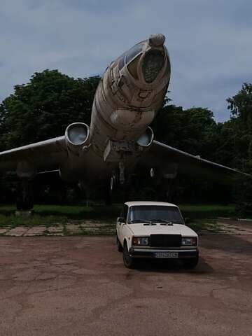 Белый ВАЗ 2107, объемом двигателя 1.3 л и пробегом 84 тыс. км за 950 $, фото 1 на Automoto.ua