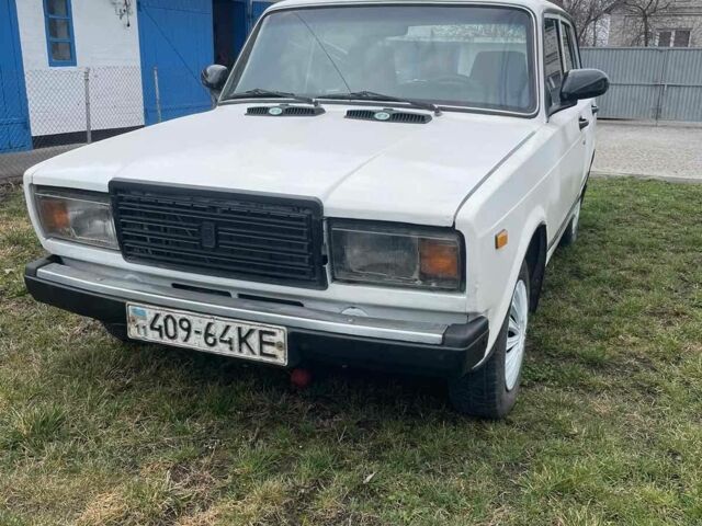 Белый ВАЗ 2107, объемом двигателя 0 л и пробегом 215 тыс. км за 650 $, фото 1 на Automoto.ua