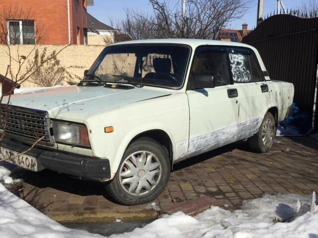 Белый ВАЗ 2107, объемом двигателя 1.5 л и пробегом 82 тыс. км за 581 $, фото 1 на Automoto.ua