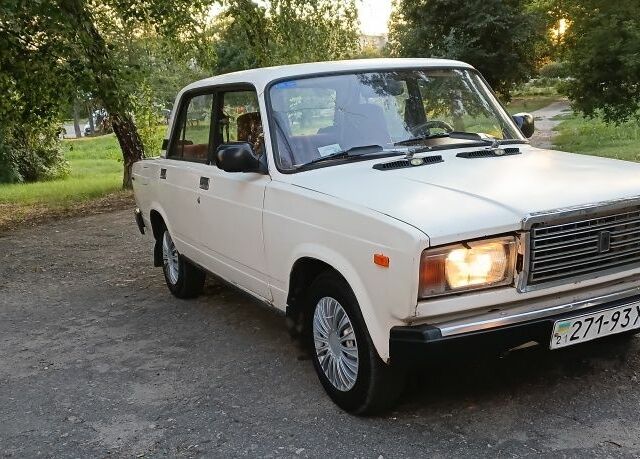 Білий ВАЗ 2107, об'ємом двигуна 1 л та пробігом 1 тис. км за 899 $, фото 1 на Automoto.ua