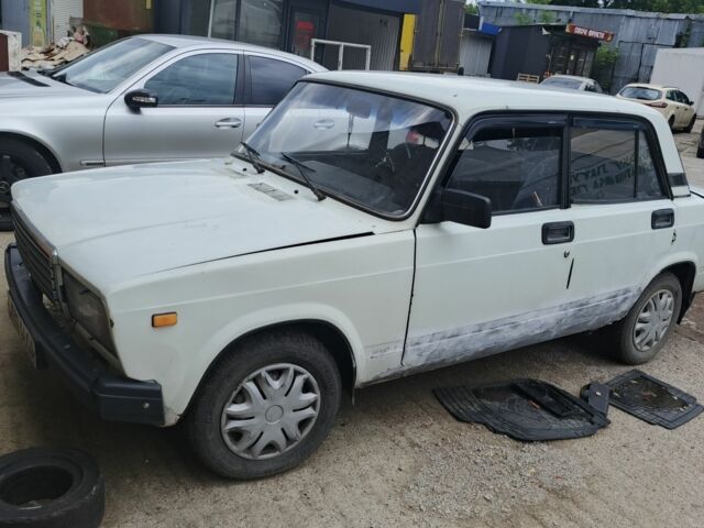 Білий ВАЗ 2107, об'ємом двигуна 0 л та пробігом 300 тис. км за 291 $, фото 1 на Automoto.ua