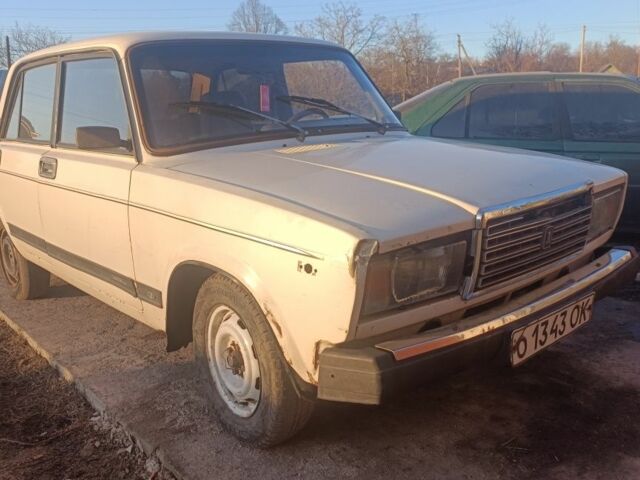 Белый ВАЗ 2107, объемом двигателя 0 л и пробегом 100 тыс. км за 340 $, фото 1 на Automoto.ua