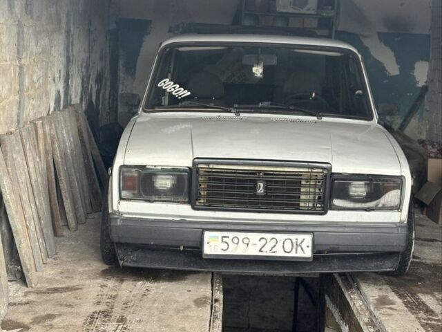 Білий ВАЗ 2107, об'ємом двигуна 1.7 л та пробігом 100 тис. км за 1000 $, фото 1 на Automoto.ua