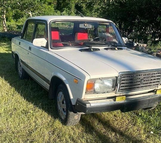 Белый ВАЗ 2107, объемом двигателя 1.45 л и пробегом 99 тыс. км за 950 $, фото 1 на Automoto.ua