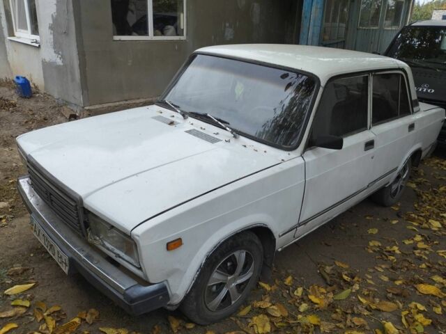 Белый ВАЗ 2107, объемом двигателя 0 л и пробегом 243 тыс. км за 720 $, фото 1 на Automoto.ua