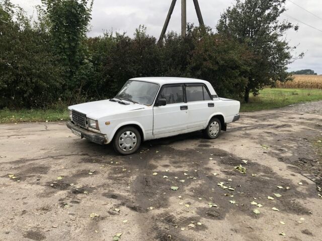 Білий ВАЗ 2107, об'ємом двигуна 1.3 л та пробігом 300 тис. км за 400 $, фото 1 на Automoto.ua