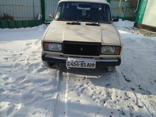 Білий ВАЗ 2107, об'ємом двигуна 1.5 л та пробігом 300 тис. км за 1300 $, фото 1 на Automoto.ua