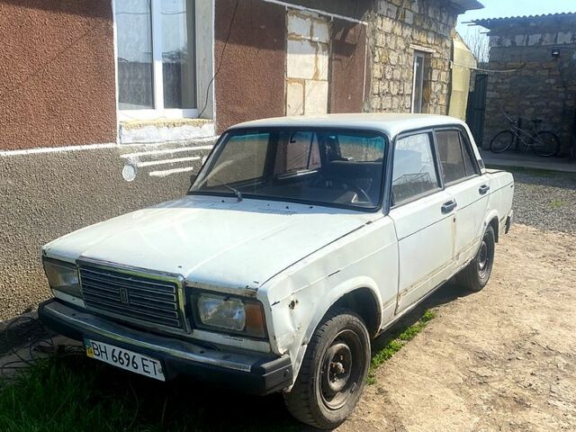 Белый ВАЗ 2107, объемом двигателя 1.5 л и пробегом 0 тыс. км за 350 $, фото 1 на Automoto.ua