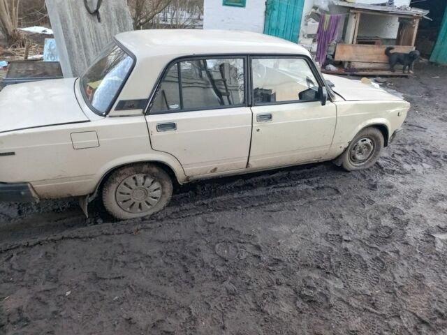 Белый ВАЗ 2107, объемом двигателя 1.5 л и пробегом 2 тыс. км за 548 $, фото 1 на Automoto.ua