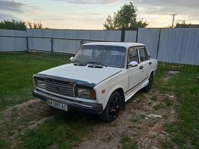 Белый ВАЗ 2107, объемом двигателя 1.5 л и пробегом 1 тыс. км за 492 $, фото 1 на Automoto.ua
