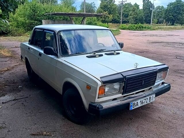 Белый ВАЗ 2107, объемом двигателя 1.5 л и пробегом 200 тыс. км за 720 $, фото 1 на Automoto.ua