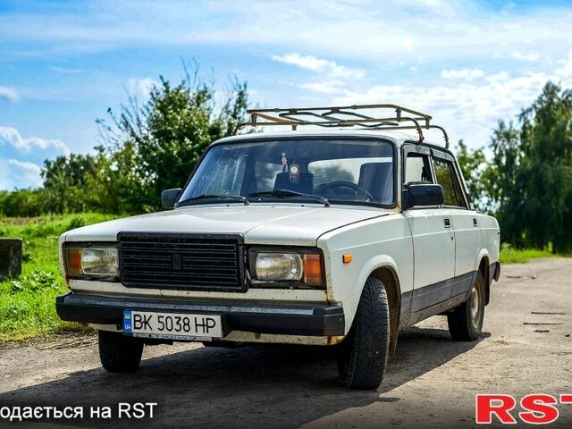 Белый ВАЗ 2107, объемом двигателя 1.5 л и пробегом 0 тыс. км за 700 $, фото 1 на Automoto.ua