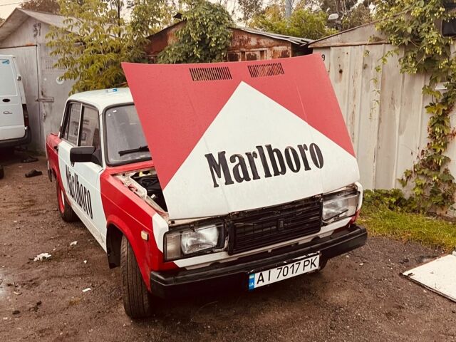 Белый ВАЗ 2107, объемом двигателя 1.5 л и пробегом 300 тыс. км за 371 $, фото 1 на Automoto.ua