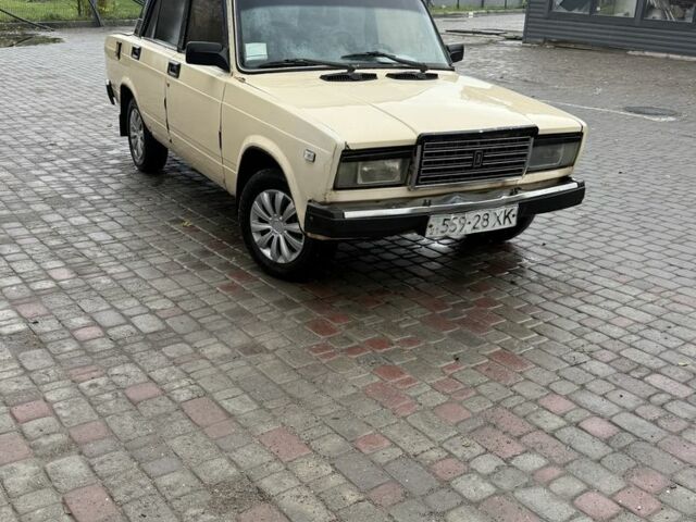 Белый ВАЗ 2107, объемом двигателя 1.5 л и пробегом 33 тыс. км за 650 $, фото 1 на Automoto.ua