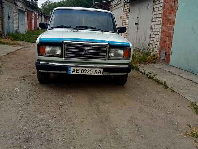 ВАЗ 2107 1997 в Днепре (Днепропетровске) на Automoto.ua Белый ВАЗ 2107, объемом двигателя 1.5 л и пробегом 0 тыс. км за 1400 $, фото 1 на Automoto.ua
