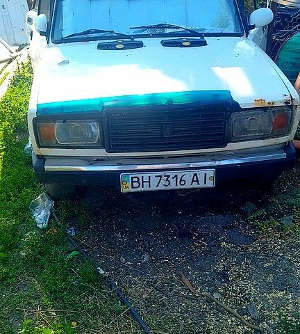 Белый ВАЗ 2107, объемом двигателя 1.5 л и пробегом 0 тыс. км за 600 $, фото 1 на Automoto.ua