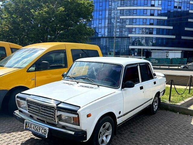Білий ВАЗ 2107, об'ємом двигуна 1.5 л та пробігом 310 тис. км за 900 $, фото 1 на Automoto.ua