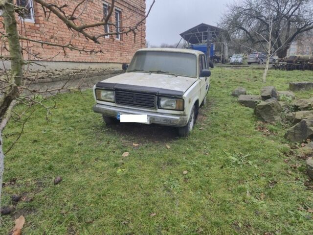 Белый ВАЗ 2107, объемом двигателя 1.5 л и пробегом 105 тыс. км за 600 $, фото 1 на Automoto.ua