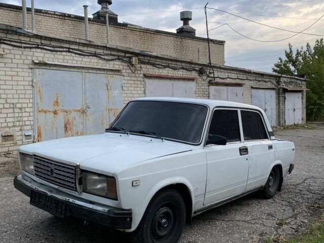 Белый ВАЗ 2107, объемом двигателя 1.6 л и пробегом 1 тыс. км за 750 $, фото 1 на Automoto.ua