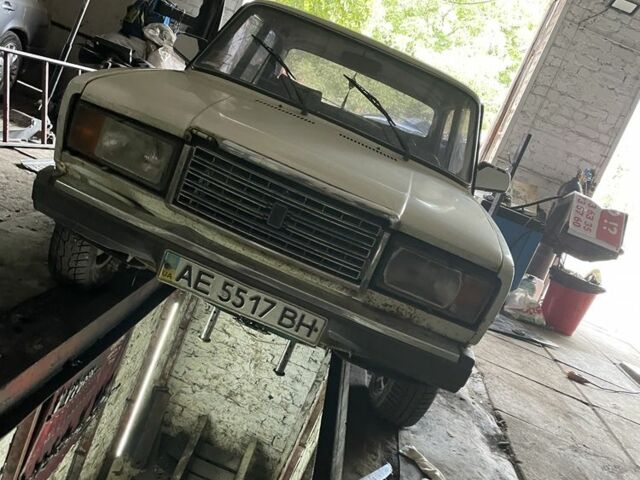 Белый ВАЗ 2107, объемом двигателя 1.5 л и пробегом 1000 тыс. км за 400 $, фото 1 на Automoto.ua