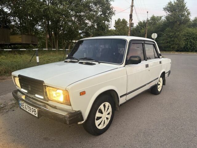 Белый ВАЗ 2107, объемом двигателя 1.5 л и пробегом 120 тыс. км за 660 $, фото 1 на Automoto.ua