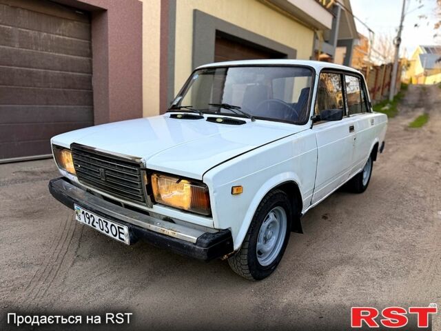 Белый ВАЗ 2107, объемом двигателя 1.5 л и пробегом 93 тыс. км за 600 $, фото 1 на Automoto.ua