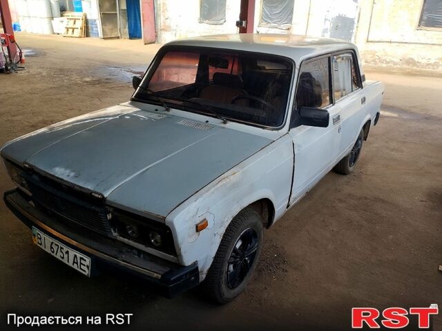 Белый ВАЗ 2107, объемом двигателя 1.5 л и пробегом 70 тыс. км за 700 $, фото 1 на Automoto.ua