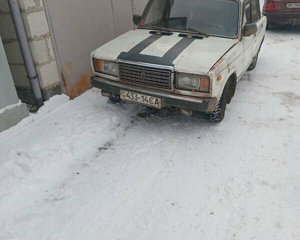 Білий ВАЗ 2107, об'ємом двигуна 1.5 л та пробігом 300 тис. км за 753 $, фото 1 на Automoto.ua