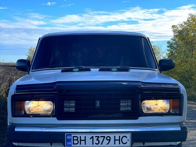 Белый ВАЗ 2107, объемом двигателя 1.5 л и пробегом 120 тыс. км за 1550 $, фото 1 на Automoto.ua