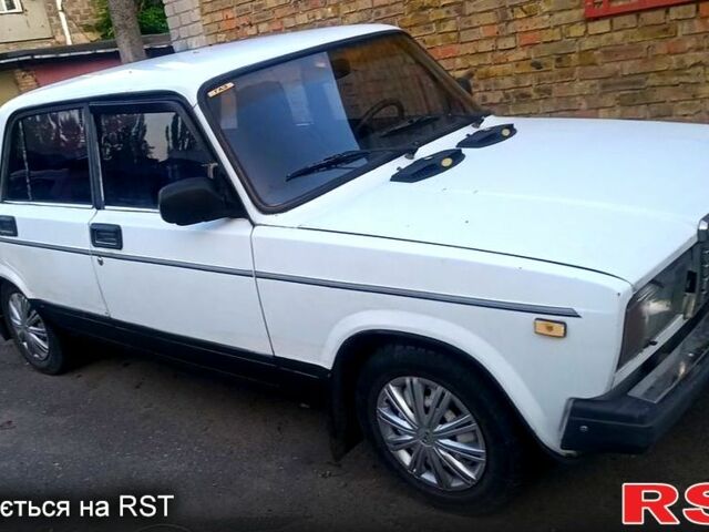 Белый ВАЗ 2107, объемом двигателя 1.5 л и пробегом 140 тыс. км за 650 $, фото 1 на Automoto.ua