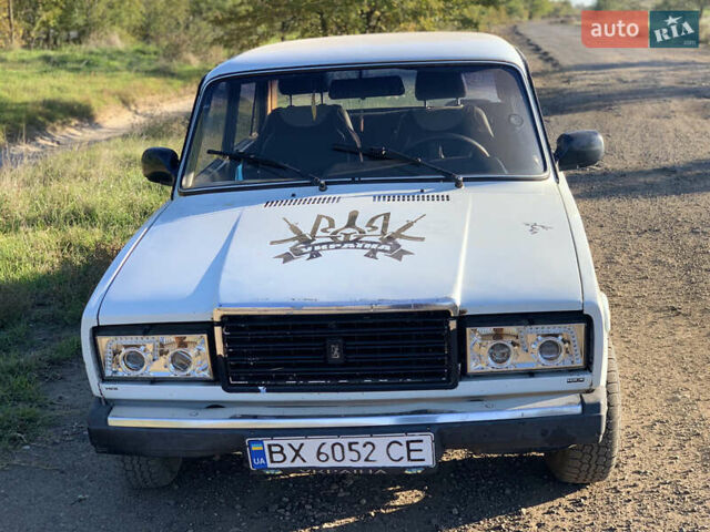 Белый ВАЗ 2107, объемом двигателя 1.5 л и пробегом 75 тыс. км за 1300 $, фото 1 на Automoto.ua