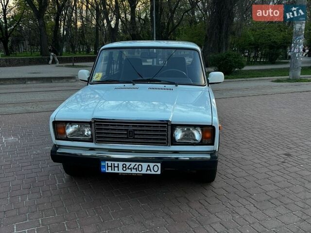 Белый ВАЗ 2107, объемом двигателя 1.45 л и пробегом 83 тыс. км за 2500 $, фото 1 на Automoto.ua