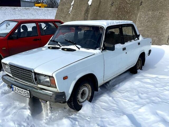 Белый ВАЗ 2107, объемом двигателя 1.5 л и пробегом 220 тыс. км за 985 $, фото 1 на Automoto.ua