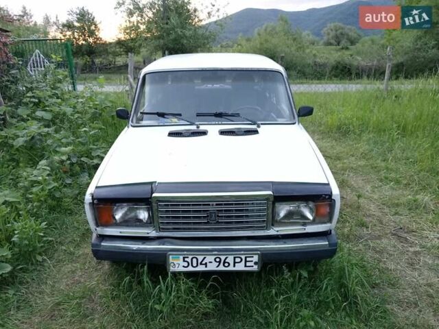 Белый ВАЗ 2107, объемом двигателя 1.5 л и пробегом 70 тыс. км за 800 $, фото 1 на Automoto.ua