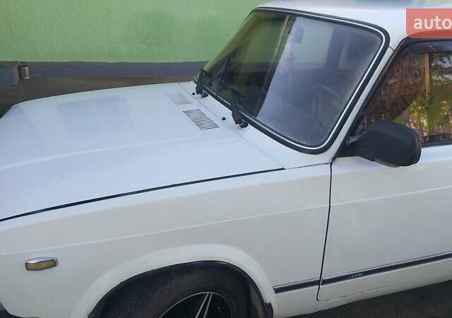 Белый ВАЗ 2107, объемом двигателя 1.45 л и пробегом 324 тыс. км за 600 $, фото 1 на Automoto.ua
