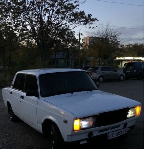 Белый ВАЗ 2107, объемом двигателя 1.6 л и пробегом 500 тыс. км за 951 $, фото 1 на Automoto.ua