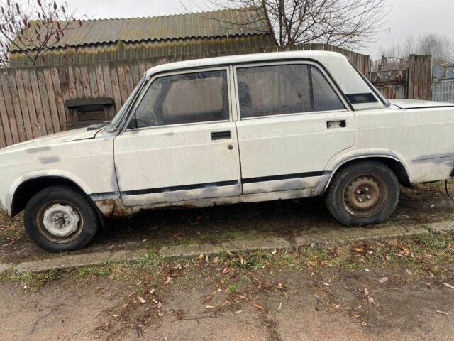 Белый ВАЗ 2107, объемом двигателя 1.2 л и пробегом 2 тыс. км за 334 $, фото 1 на Automoto.ua