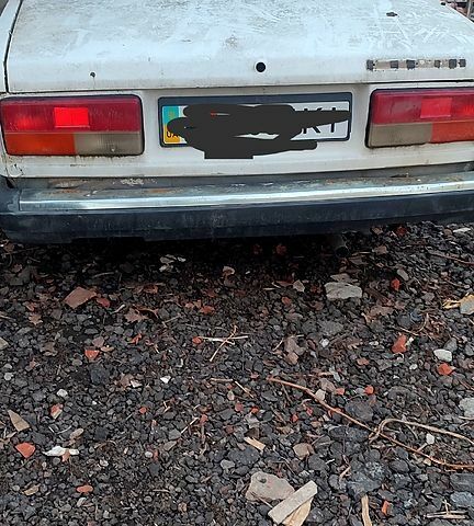 Белый ВАЗ 2107, объемом двигателя 1.5 л и пробегом 100 тыс. км за 210 $, фото 1 на Automoto.ua