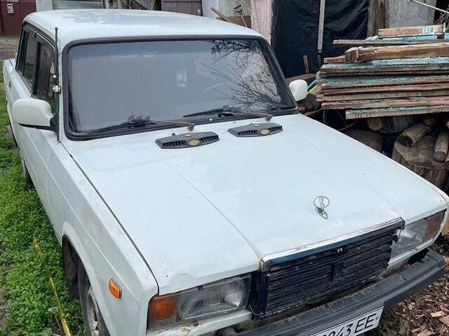 Білий ВАЗ 2107, об'ємом двигуна 1.45 л та пробігом 300 тис. км за 1100 $, фото 1 на Automoto.ua