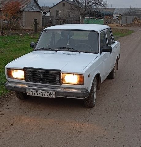 Белый ВАЗ 2107, объемом двигателя 0 л и пробегом 91 тыс. км за 1000 $, фото 1 на Automoto.ua
