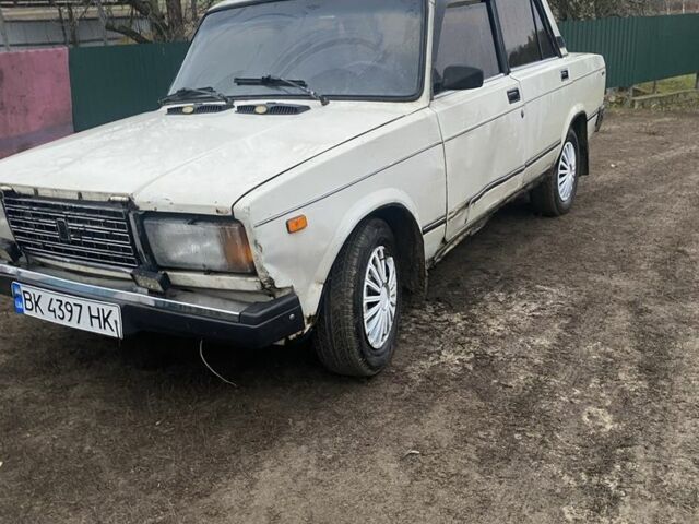 Білий ВАЗ 2107, об'ємом двигуна 1.6 л та пробігом 22 тис. км за 686 $, фото 1 на Automoto.ua