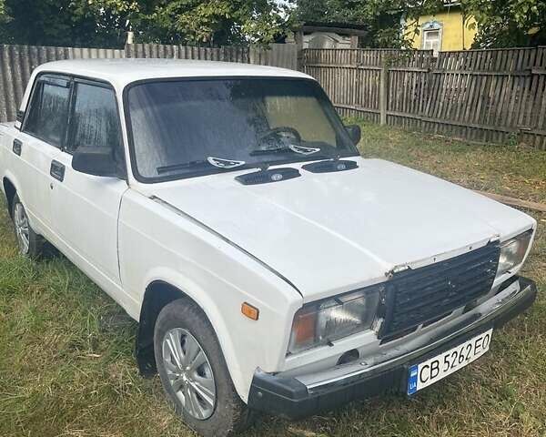 Белый ВАЗ 2107, объемом двигателя 1.5 л и пробегом 81 тыс. км за 1100 $, фото 1 на Automoto.ua